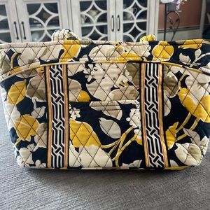 Vera Bradley small tote-  used  RETIRED dogwood pattern
